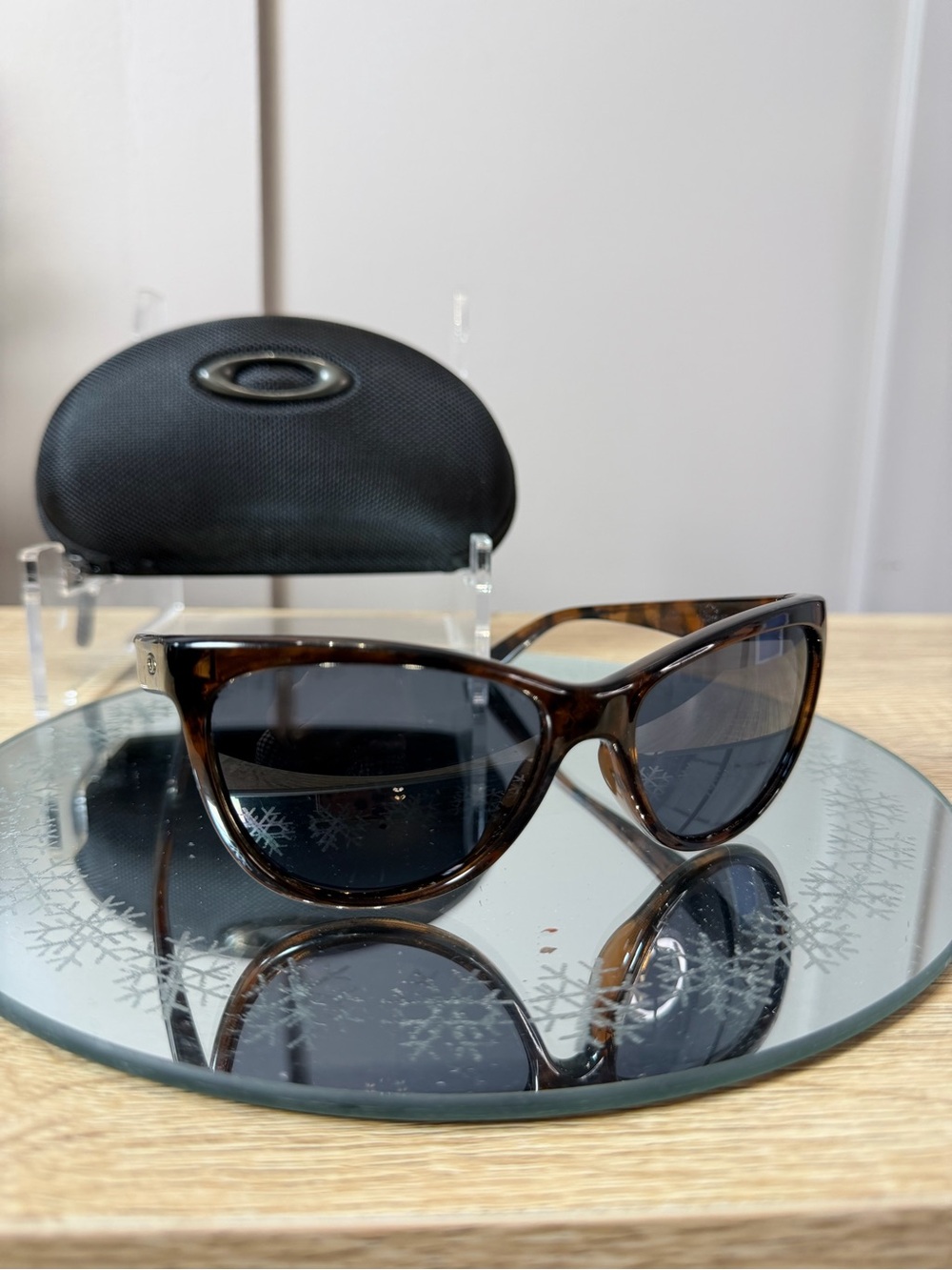 Authentic vintage Oakley "Fringo" frame signature logo Brown Tortoise Sunglasses